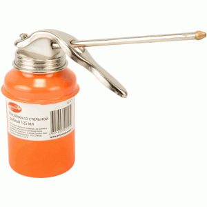 Oil can with steel nozzle